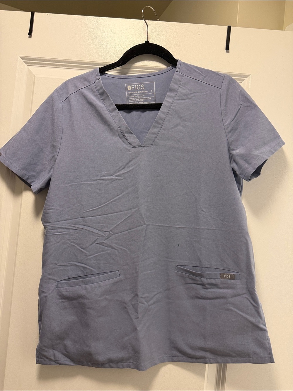 FIGS WOMENS VAPOR BLUE SCRUB TOP